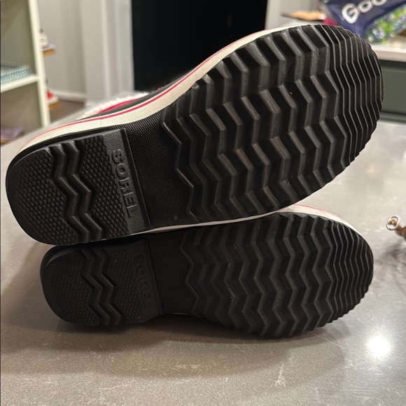 Sorel Pink Winter Boots - Picture 4 of 6